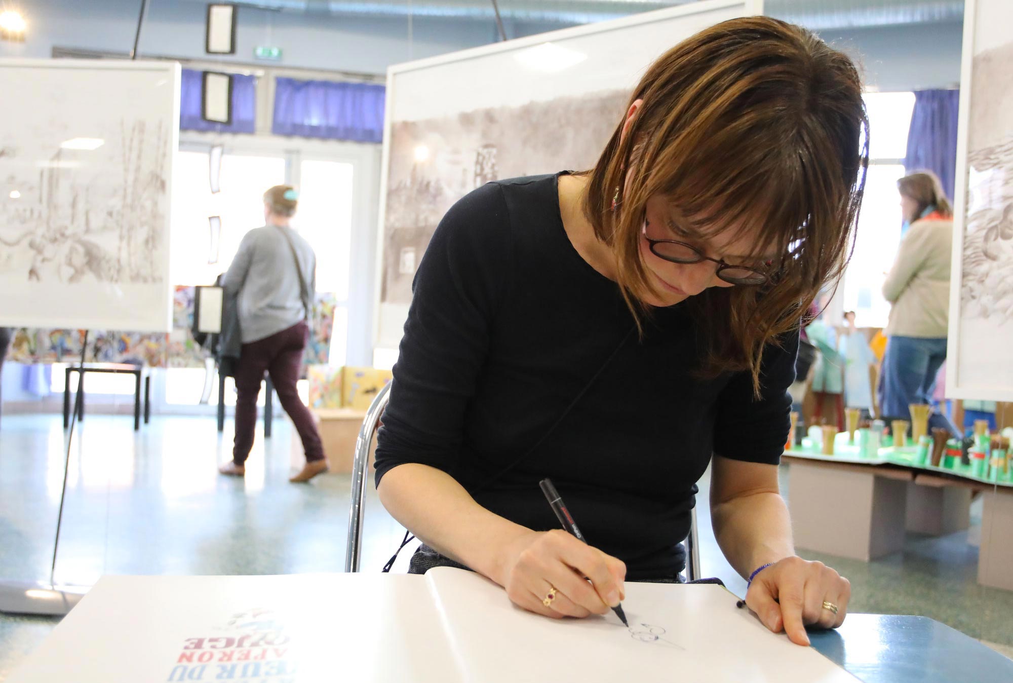 Image de Clotilde Perrin, auteur(e) illustratrice dans son atelier à Strasbourg